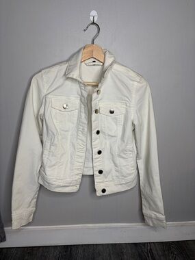 RW&CO. Cream Jean Jacket with Button Front. Size X-Small